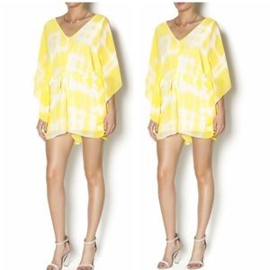 BCBGeneration Yellow and White Sun Beam Romper Size XXS